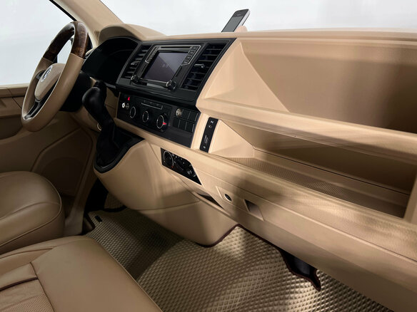 2018 Volkswagen Multivan T6, чёрный, 4200000 рублей - вид 9