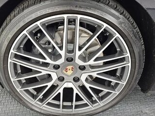 2025 Porsche Panamera 4 III, чёрный, 17544630 рублей, вид 4