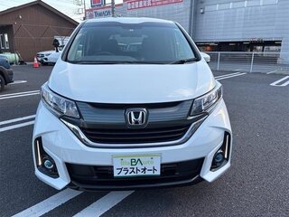 2017 Honda Freed II, белый, 1180000 рублей, вид 2