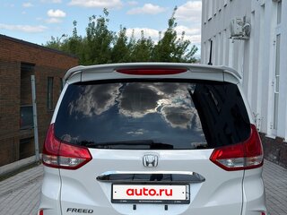 2020 Honda Freed II Рестайлинг, белый, 1850000 рублей, вид 5