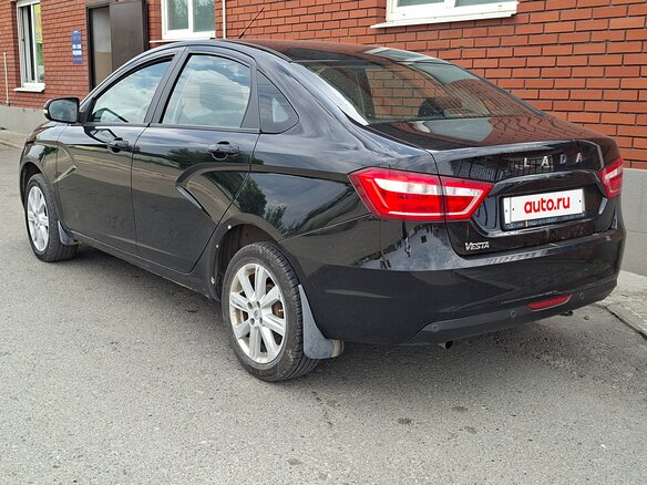 2021 Lada (ВАЗ) Vesta I, чёрный, 900000 рублей - вид 2