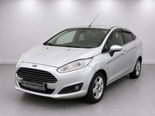 2015 Ford Fiesta Mk6 Рестайлинг, серебристый, 679000 рублей, вид 1