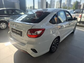 2026 Lada (ВАЗ) Granta Sportline I Рестайлинг, белый, 1409000 рублей, вид 5