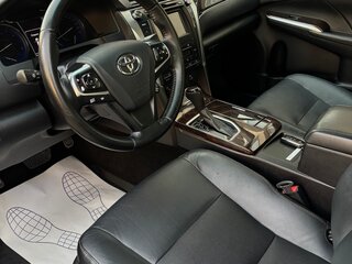 2016 Toyota Camry VII (XV50) Рестайлинг, чёрный, 1999999 рублей, вид 5