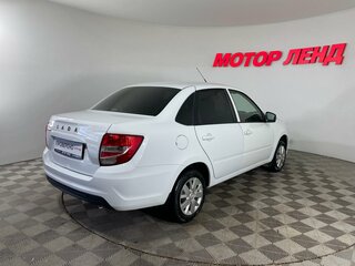 2022 Lada (ВАЗ) Granta I Рестайлинг, белый, 565000 рублей, вид 4