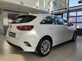 2018 Kia Ceed III, белый, 1949000 рублей, вид 4