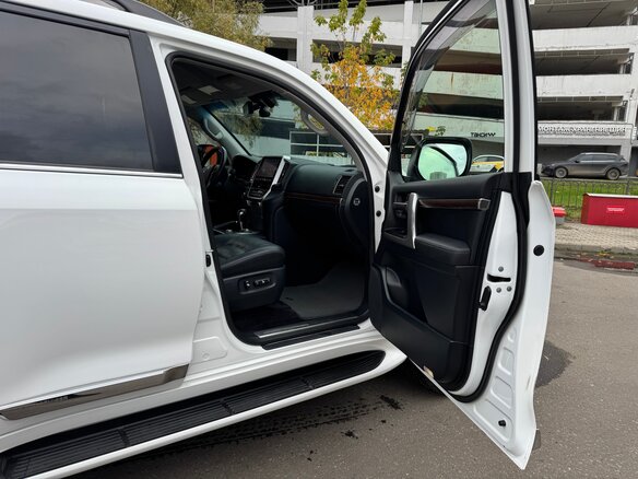 2015 Toyota Land Cruiser 200 Series Рестайлинг 2, белый, 5750000 рублей - вид 14