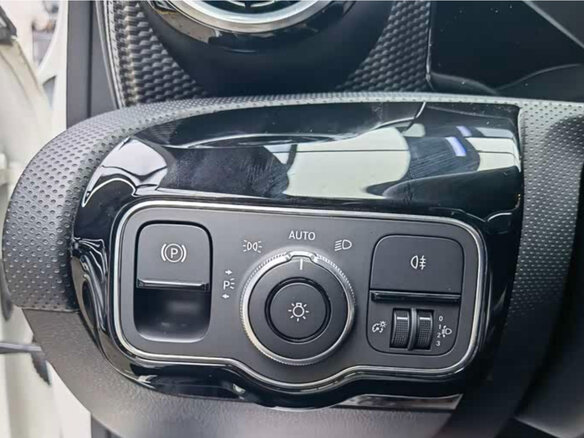 2021 Mercedes-Benz A-Класс 180 Long IV (W177), белый - вид 12