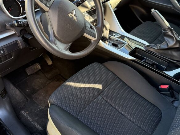 2019 Mitsubishi Eclipse Cross I, чёрный, 1900000 рублей - вид 4