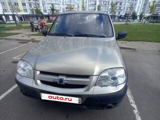 2015 Chevrolet Niva I Рестайлинг, серый, 570000 рублей, вид 2