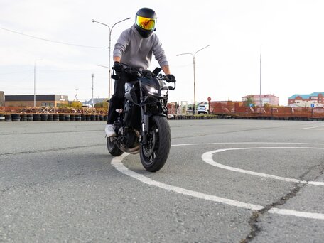 2017 Yamaha MT-09 (FZ-09), чёрный, 1100000 рублей, вид 2