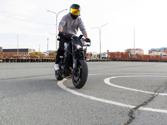 2017 Yamaha MT-09 (FZ-09), чёрный, 1100000 рублей - вид 1