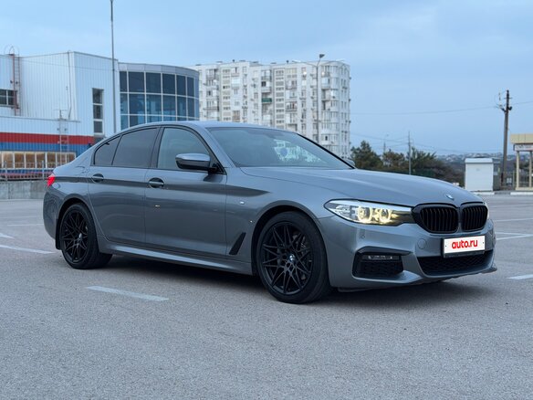 2019 BMW 5 серии 520d xDrive VII (G30/G31/G38), серый, 3597000 рублей - вид 2