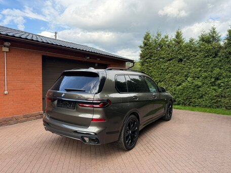 2026 BMW X7 40i I (G07) Рестайлинг, серый, 16200000 рублей, вид 3