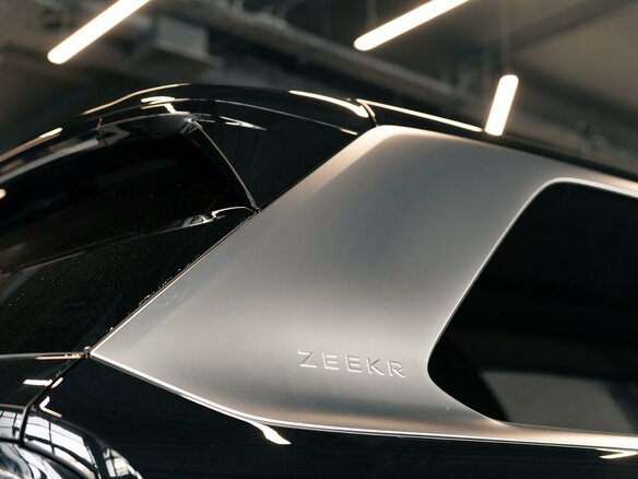 2025 Zeekr 9X 70 kWh, чёрный - вид 30