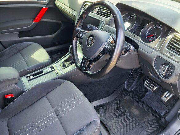 2017 Volkswagen Golf Alltrack VII, чёрный, 1920000 рублей - вид 15