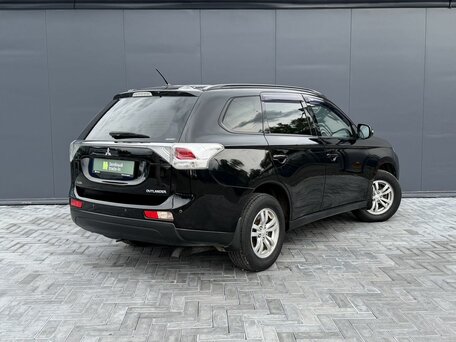 2013 Mitsubishi Outlander III, чёрный, 1295000 рублей, вид 2