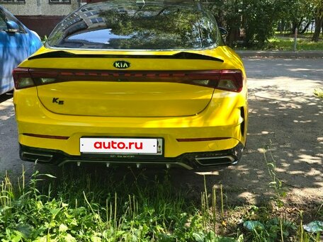 2021 Kia K5 III, жёлтый, 1700000 рублей, вид 2