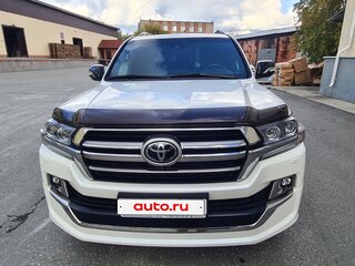 2019 Toyota Land Cruiser 200 Series Рестайлинг 2, белый, 10500000 рублей, вид 1