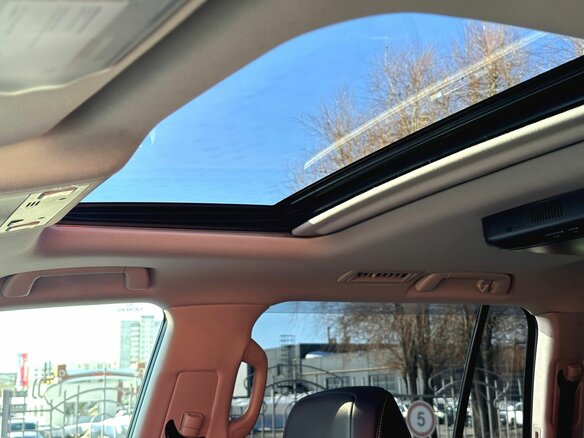 2013 Lexus LX 570 III Рестайлинг, белый, 3270000 рублей - вид 18