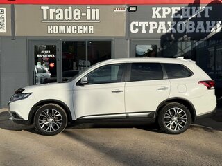 2017 Mitsubishi Outlander III Рестайлинг 2, белый, 1970000 рублей, вид 5