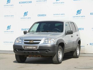 2017 Chevrolet Niva I Рестайлинг, серебристый, 630000 рублей, вид 1