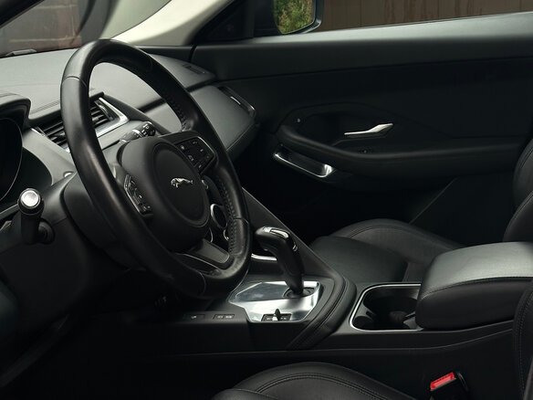 2018 Jaguar E-Pace I, серый, 2790000 рублей - вид 6