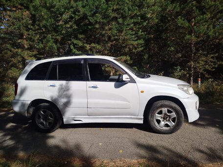 2001 Toyota RAV4 II (XA20), белый, 575000 рублей, вид 4