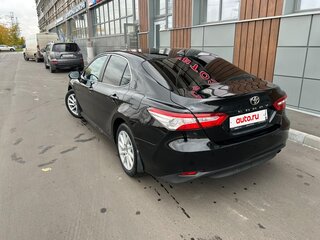 2021 Toyota Camry VIII (XV70) Рестайлинг, чёрный, 2350000 рублей, вид 4
