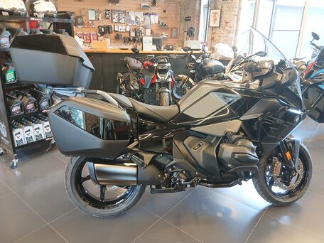 2025 BMW R 1300 RT, чёрный, 3075000 рублей, вид 4