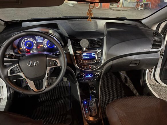 2016 Hyundai Solaris I Рестайлинг, белый, 990000 рублей - вид 9