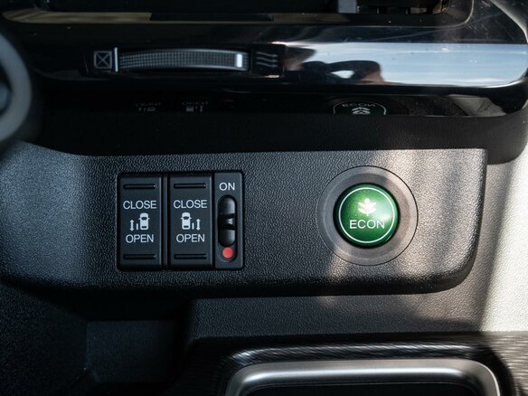 2018 Honda Stepwgn Spada V Рестайлинг, синий, 2630000 рублей - вид 24