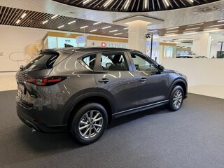2026 Mazda CX-5 II Рестайлинг, серый, 4050800 рублей, вид 3