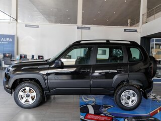 2026 Lada (ВАЗ) Niva Travel I Рестайлинг, чёрный, 1603000 рублей, вид 3