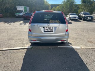 2010 Honda Stream II Рестайлинг, серебристый, 1460000 рублей, вид 3