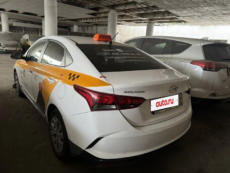 2021 Hyundai Solaris II Рестайлинг, белый, 866800 рублей, вид 4