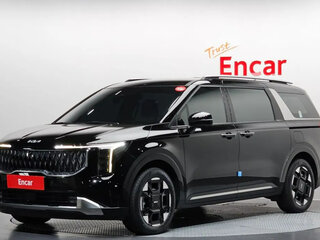 2023 Kia Carnival IV Рестайлинг, чёрный, 5500000 рублей, вид 1