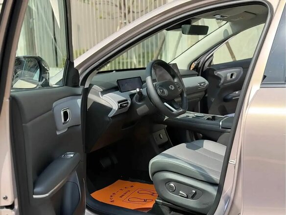 2026 Changan Qiyuan Q05 40.3 kWh II, золотистый, 2015000 рублей - вид 5