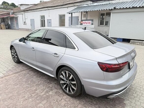 2020 Audi A4 40 TFSI V (B9) Рестайлинг, серый, 2850000 рублей - вид 3