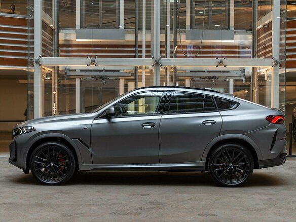2026 BMW X6 40i III (G06) Рестайлинг, серый, 16390000 рублей - вид 5