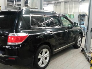 2011 Toyota Highlander II (XU40) Рестайлинг, чёрный, 1450000 рублей, вид 3
