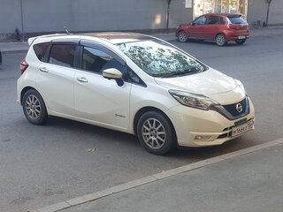 2017 Nissan Note e-Power II Рестайлинг, белый, 1200000 рублей, вид 3