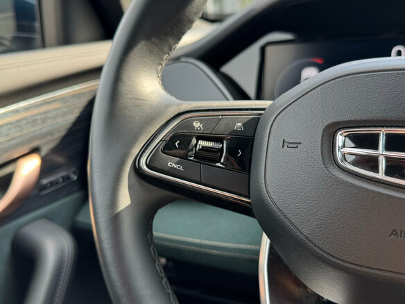 2022 Geely Monjaro I, синий - вид 12