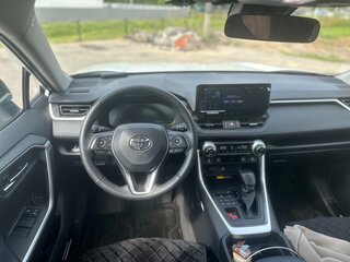 2024 Toyota RAV4 V (XA50), белый, 4050000 рублей, вид 5
