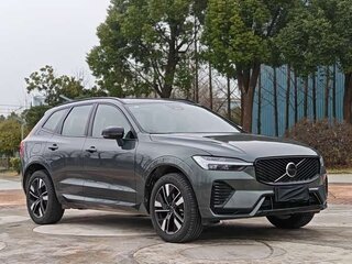 2026 Volvo XC60 II Рестайлинг 2, серый, 5985404 рублей, вид 3