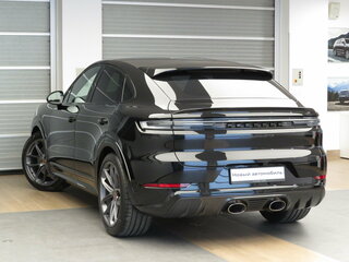 2026 Porsche Cayenne GTS Coupé III Рестайлинг, чёрный, 31219000 рублей, вид 4