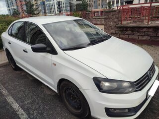 2016 Volkswagen Polo V Рестайлинг, белый, 670000 рублей, вид 1