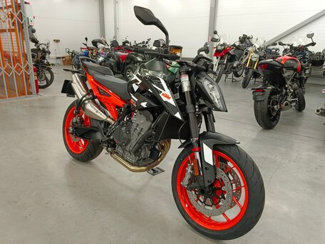2023 KTM 890 Duke GP, чёрный, 910000 рублей, вид 1