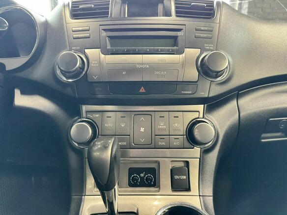 2013 Toyota Highlander II (XU40) Рестайлинг, чёрный, 1820000 рублей - вид 16
