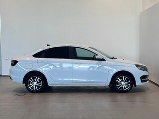 2024 Lada (ВАЗ) Vesta I Рестайлинг (NG), белый, 1295000 рублей, вид 4